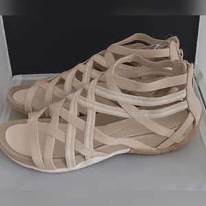 Baretraps Sandels (Women's 8.5)